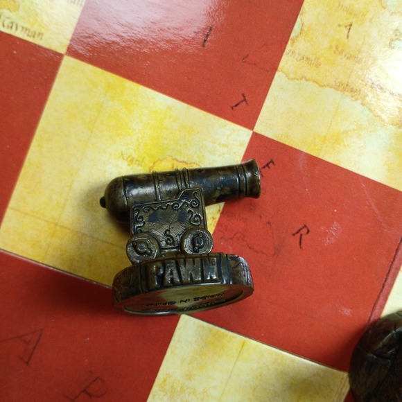 Disney Pirates of the Caribbean At Worlds End Chess Set  RARE Collector's Ed.-RB - Picture 7 of 15